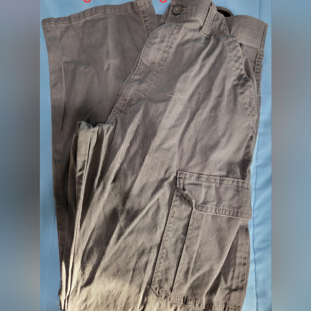 Wrangler Men's 32x34 Cargo Pants in Charcoal Gray
